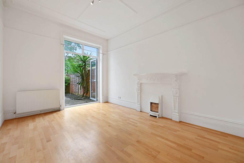 Property photo 3 of 8