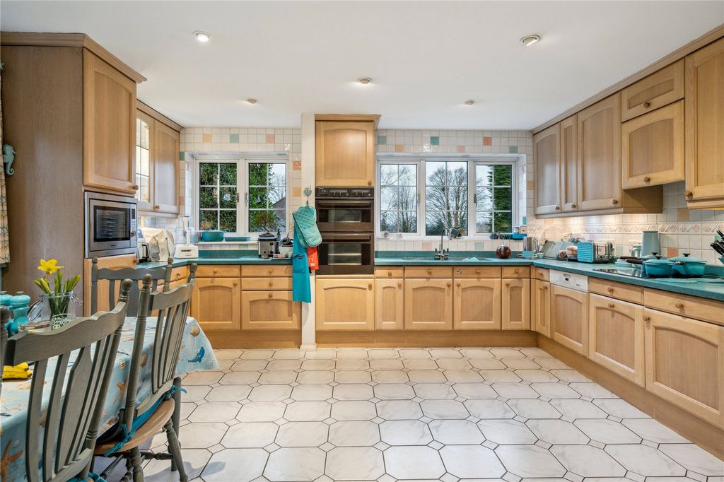 Property photo 2 of 22 Kitchen