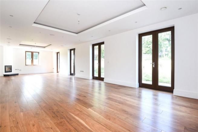 Property photo 2 of 8