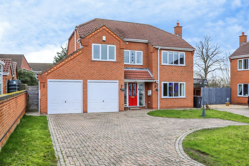 Property photo 1 of 18