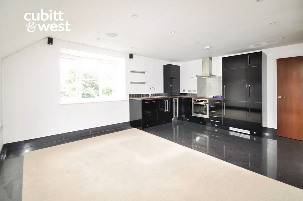 Property photo 1 of 10 1d7c82Fe-1