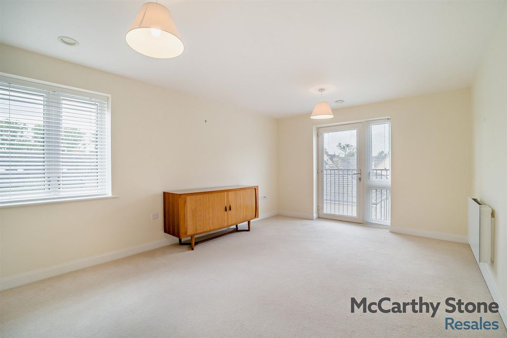 Property photo 2 of 20 8663200-Interior10-800.Jpg
