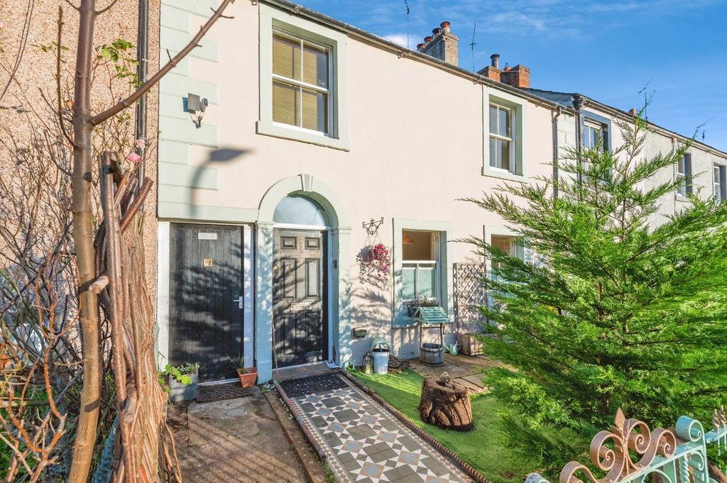 Property photo 1 of 20