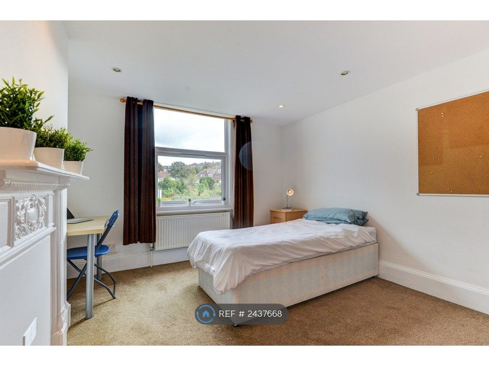 Property photo 1 of 16 Bedroom 6