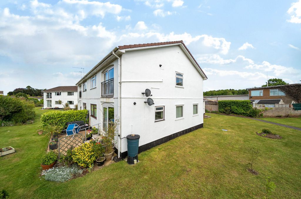 Property photo 1 of 23 1 - 1463243-3-6A0Defb...
