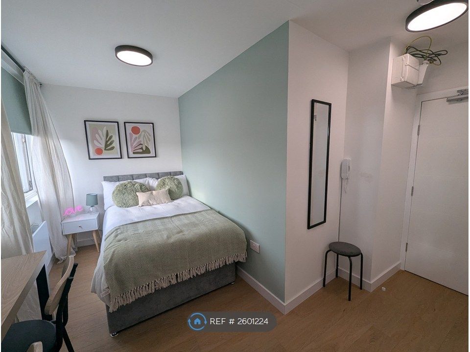 Property photo 1 of 35