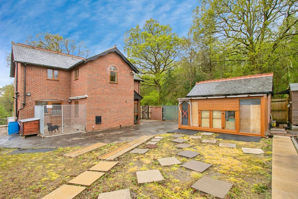 Property photo 2 of 32 Photo