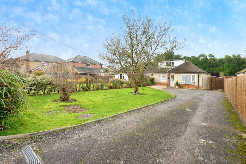 Additional image 23 of 3 bed bungalow for saleForest Road, Liss, Hampshire GU33