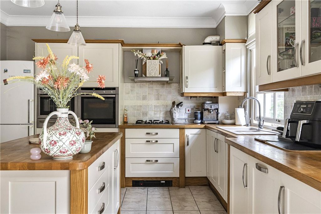 Additional image 7 of 4 bed terraced house for salePhoenix Square, Pewsey, Wiltshire SN9