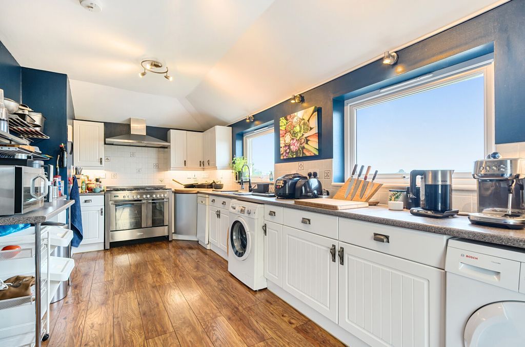 Property photo 2 of 24 1340136-3-6899E2B...