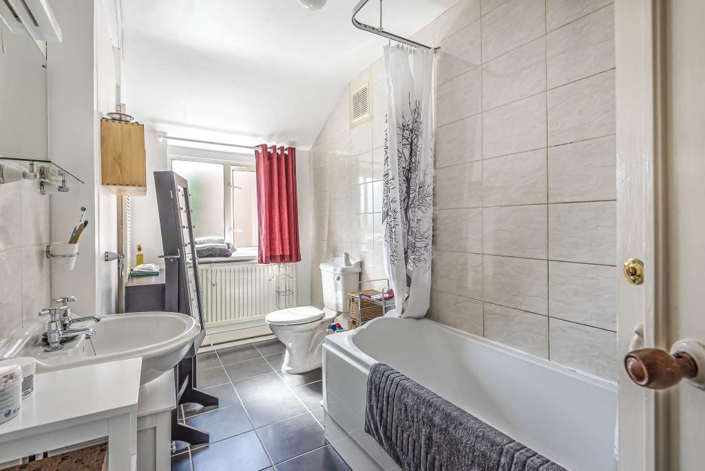 Property photo 3 of 10 Bathroom