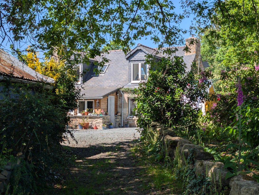 Property photo 2 of 40
