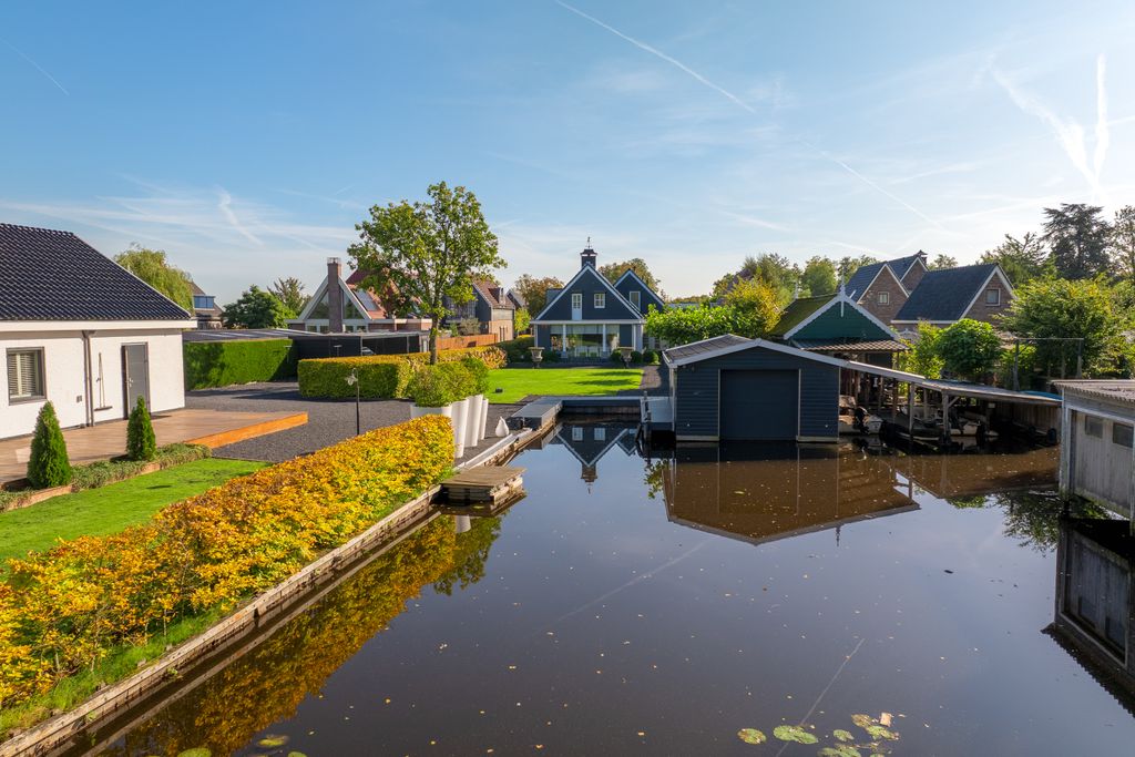 Property photo 3 of 48