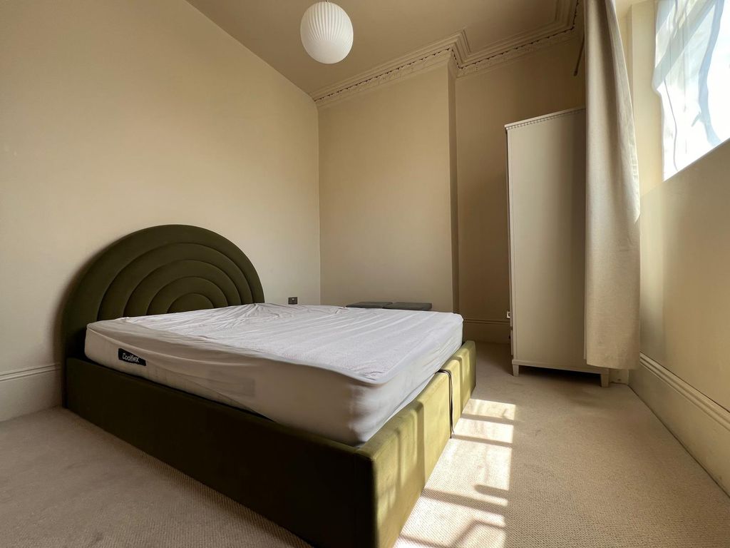 Property photo 1 of 22 Stylish Ground Floor One-Bedroom Flat