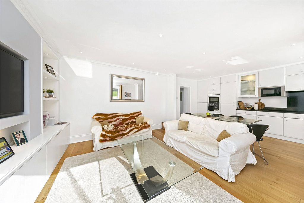 Property photo 3 of 12