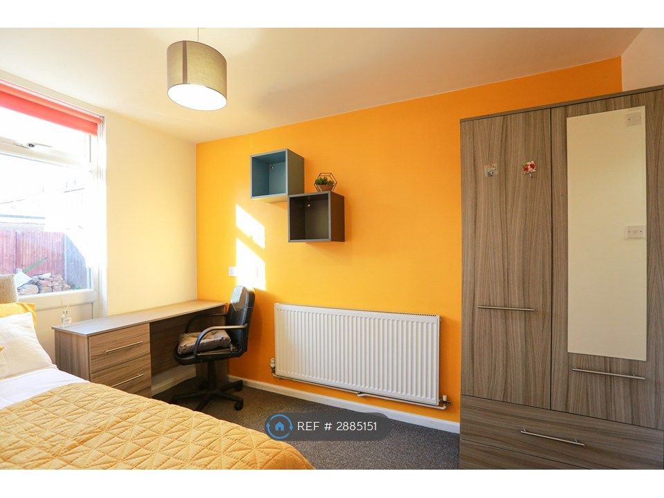 Property photo 3 of 15 Room 1
