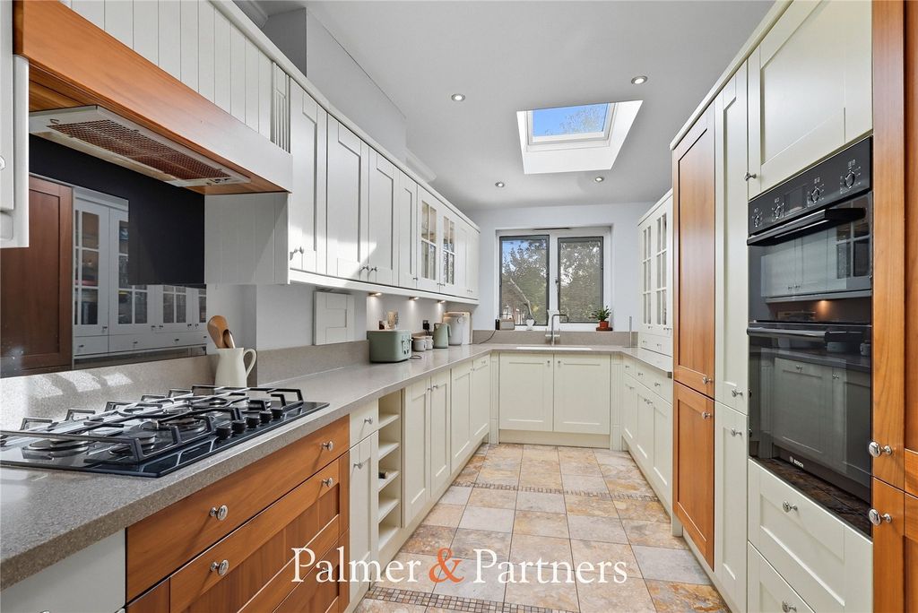 Property photo 3 of 38 Picture No. 26