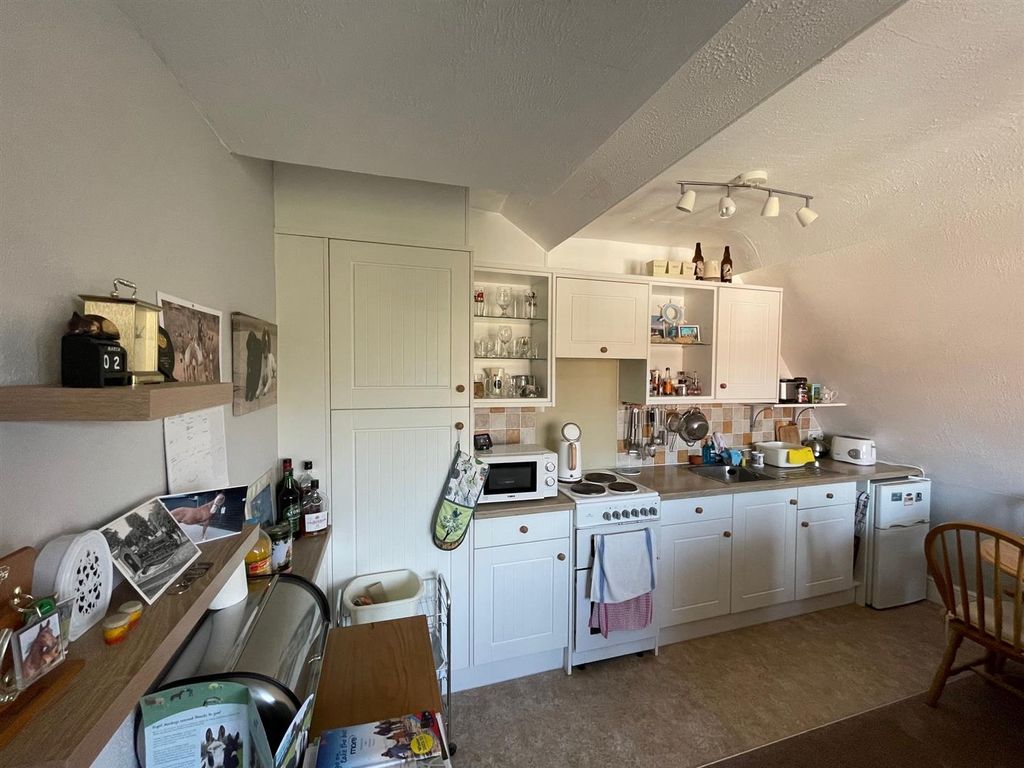 Property photo 3 of 14 4146 Kitchen.Jpg