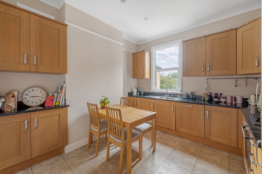 Property photo 2 of 7 Kitchen 1
