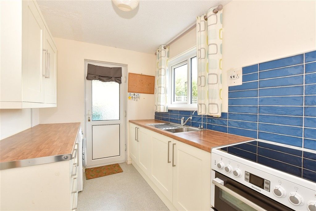 Property photo 3 of 12 Kitchen