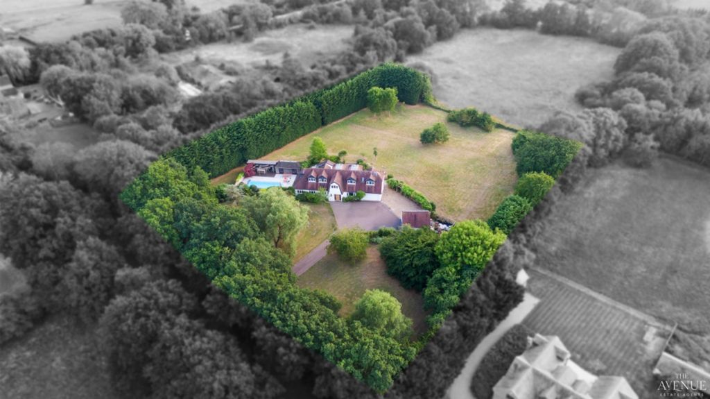 Property photo 2 of 36 4035433