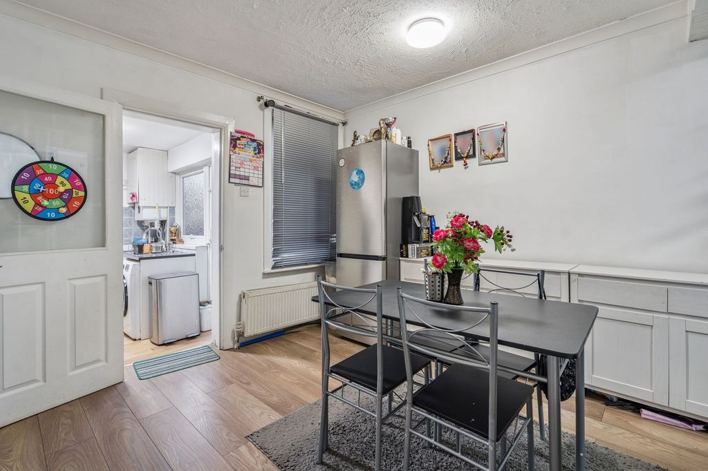 Property photo 3 of 13 Dining Area