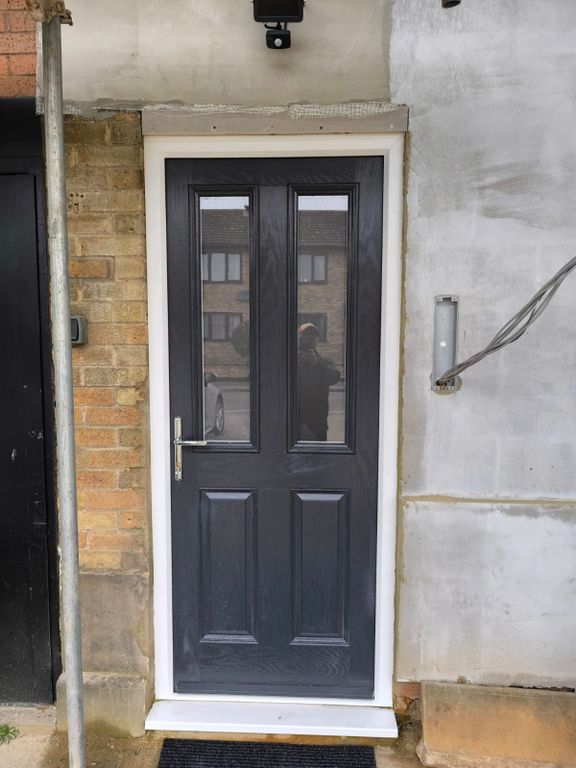 Property photo 1 of 9 Communal Door