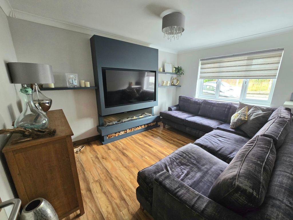 Property photo 3 of 31