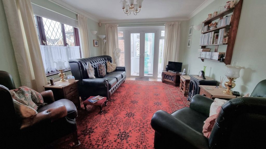 Property photo 2 of 17 Picture No. 35