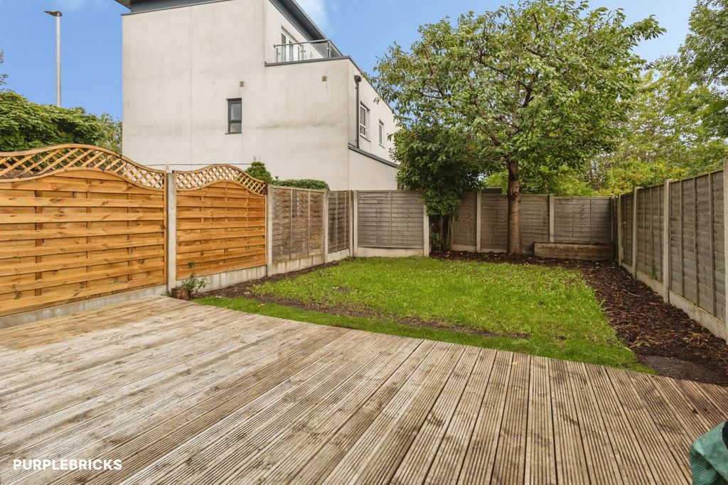 Property photo 3 of 36
