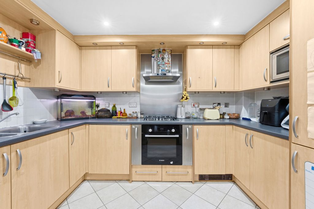 Property photo 3 of 26 Mnh05600