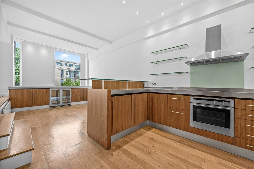 Property photo 3 of 7 Picture No. 17