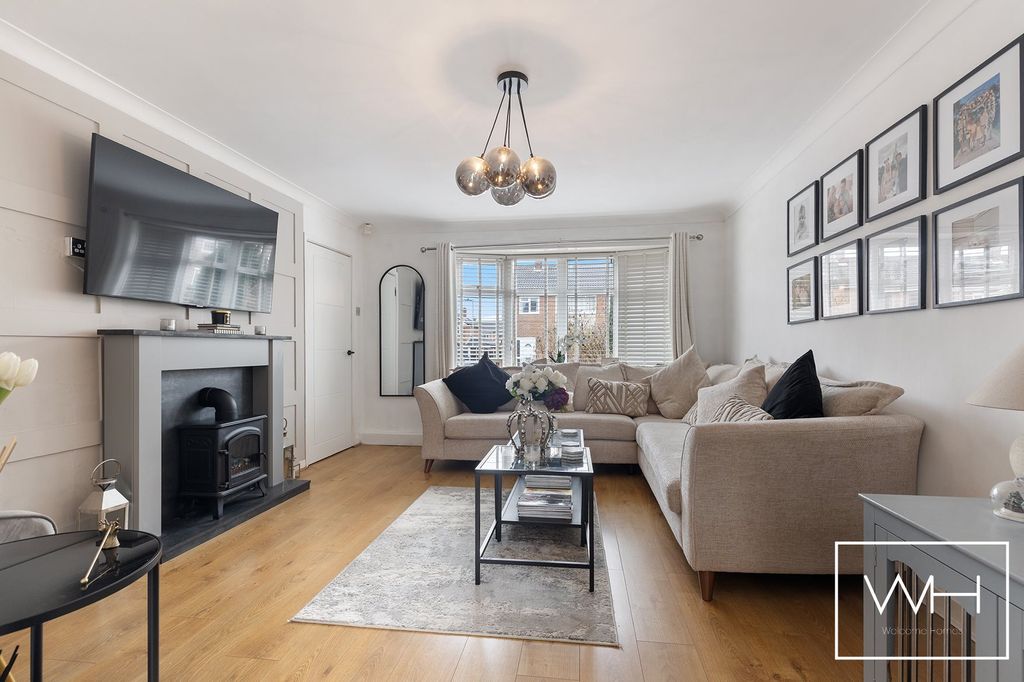 Property photo 3 of 20 18 Hills Close, Sprotbrough 10_297