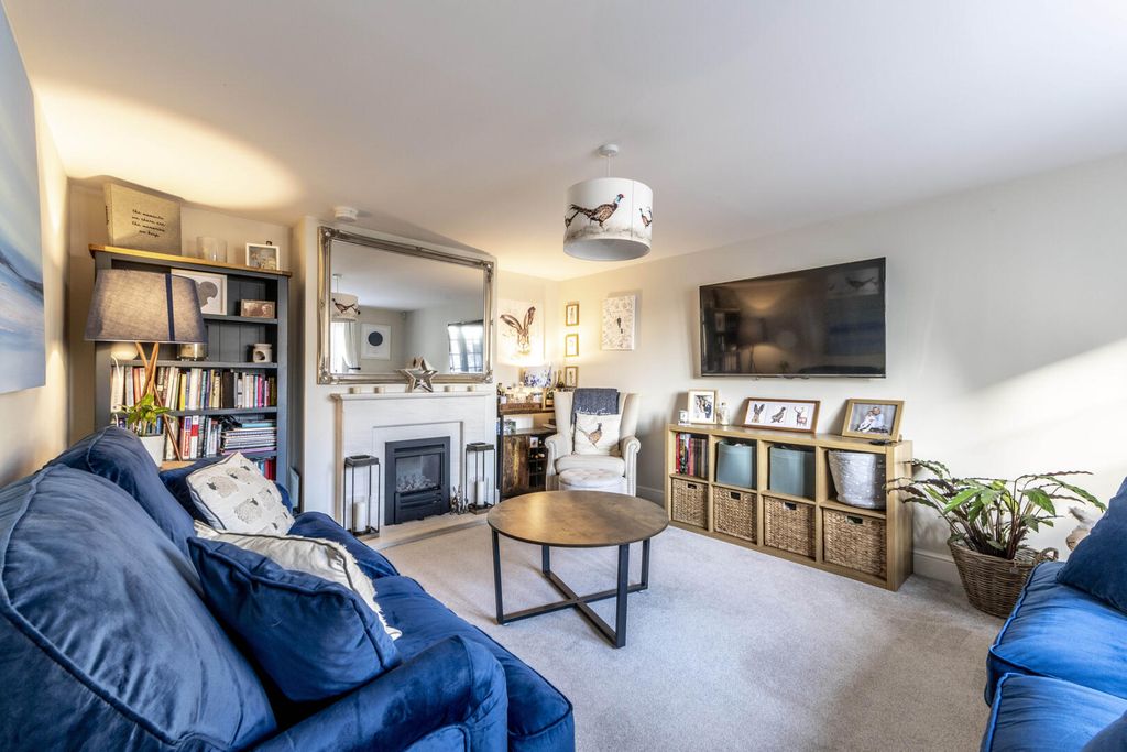 Property photo 2 of 12 Living Room