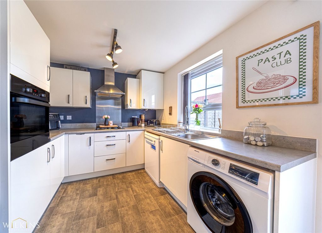 Property photo 2 of 24 Picture No. 52