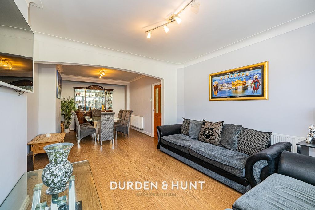 Property photo 2 of 21 Flora-22.Jpg