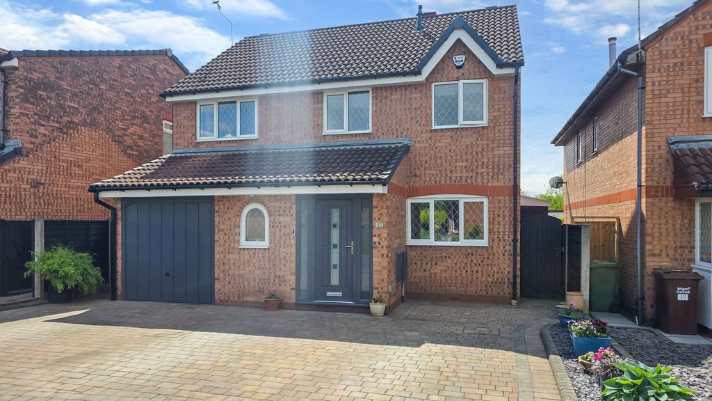 Property photo 1 of 32
