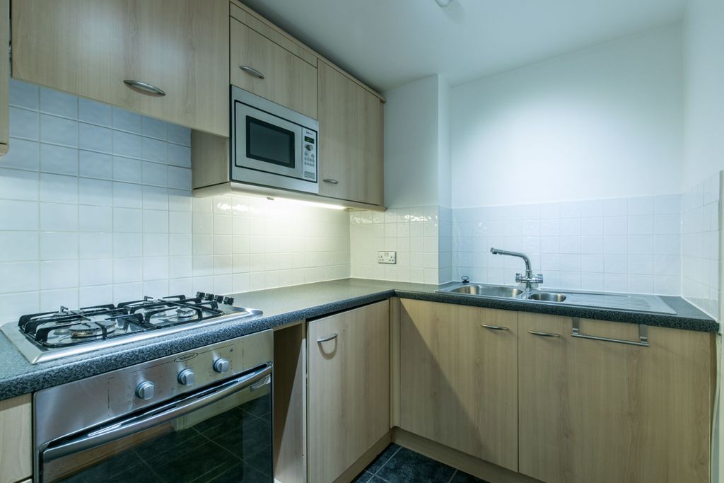 Property photo 2 of 9 Kitchen