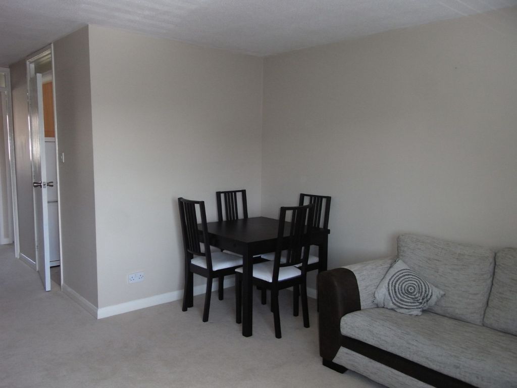 Property photo 3 of 11 4822832