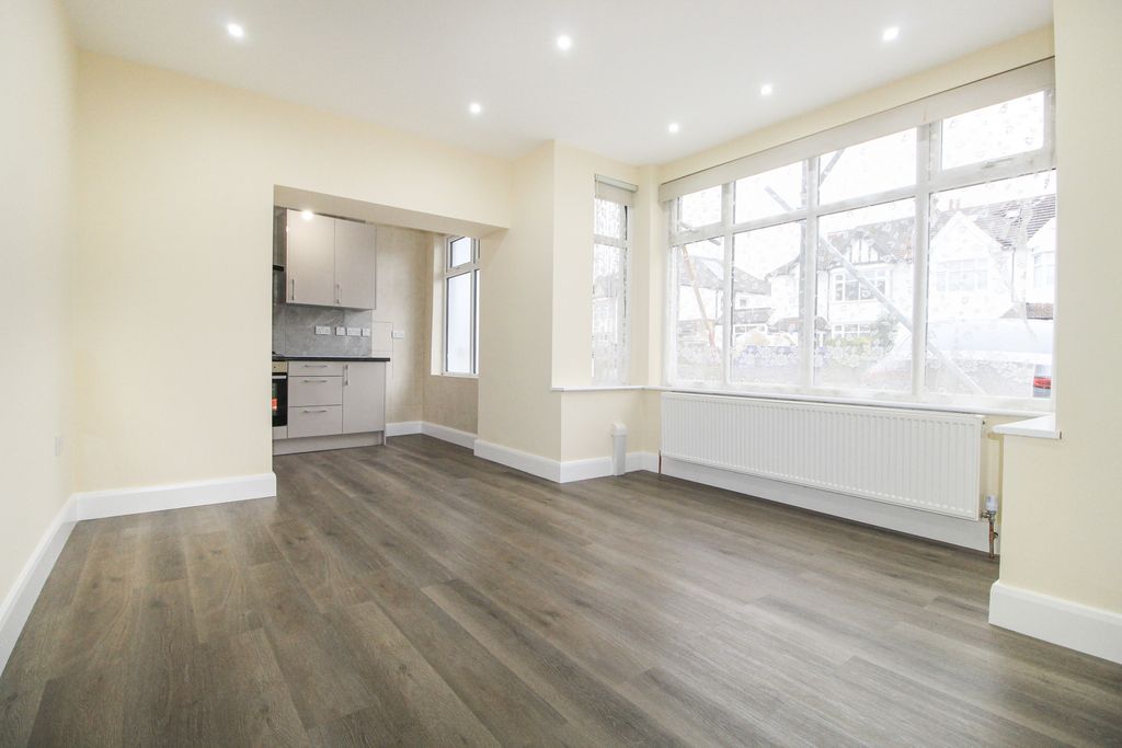 Property photo 2 of 12 Gallery