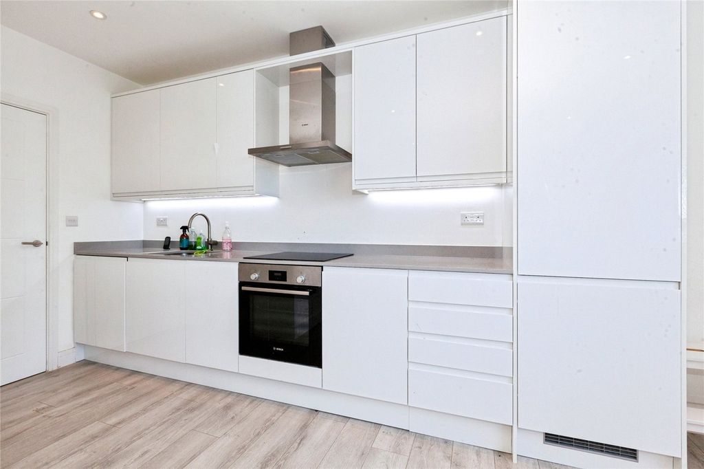 Property photo 3 of 16 Kitchen