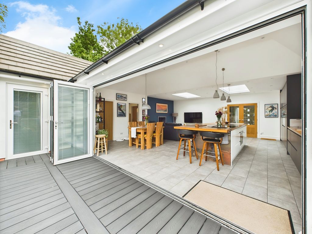 Property photo 3 of 32