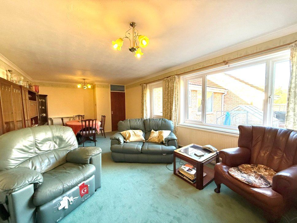 Property photo 3 of 33 Picture No. 25