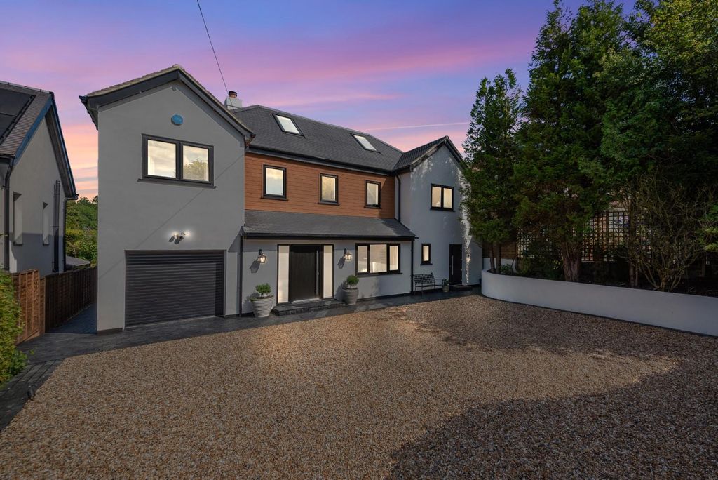 Property photo 1 of 39 Downs Way, (30).Jpg
