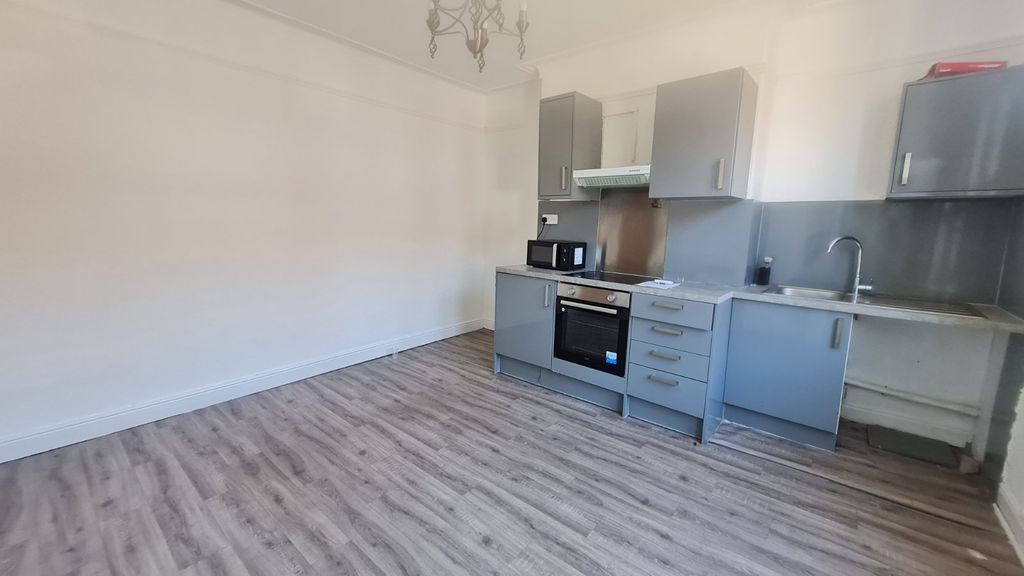 Property photo 2 of 10 Picture No. 05