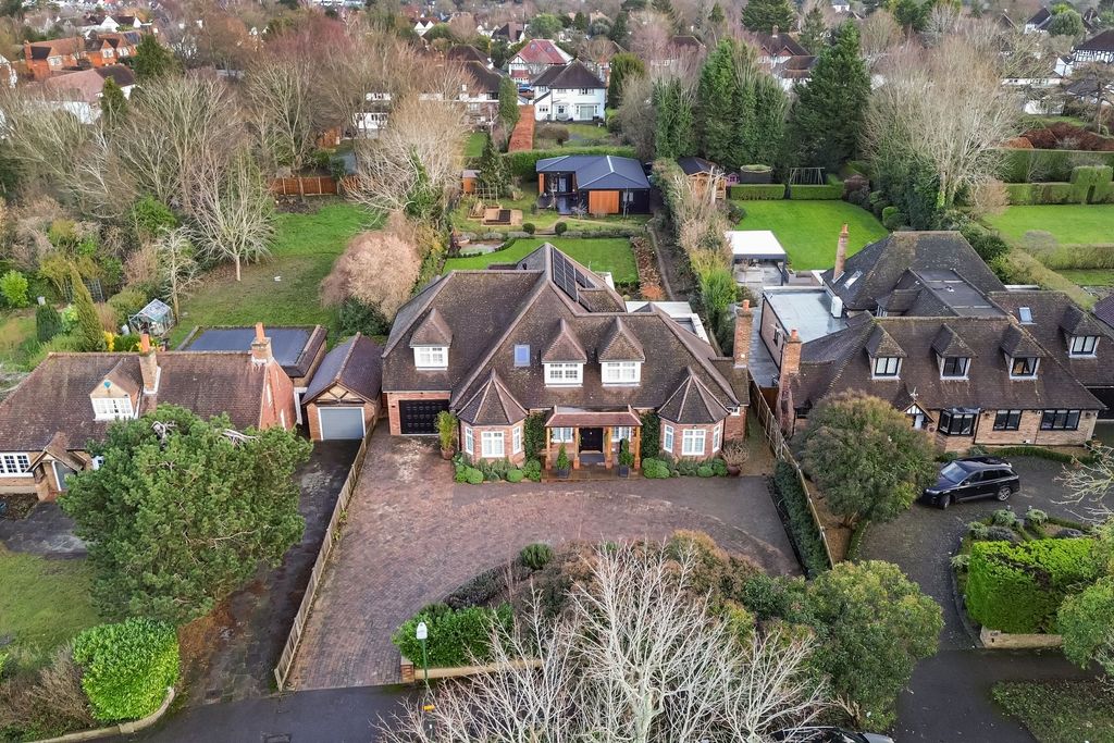 Property photo 1 of 31