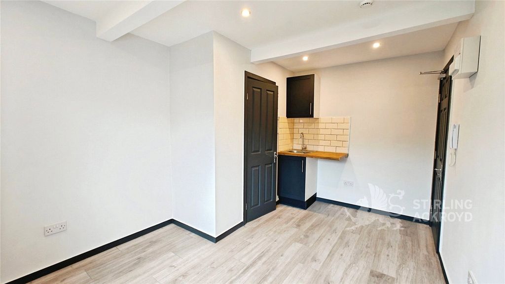 Property photo 2 of 4 Bedroom 1