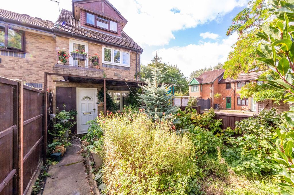 Property photo 1 of 8
