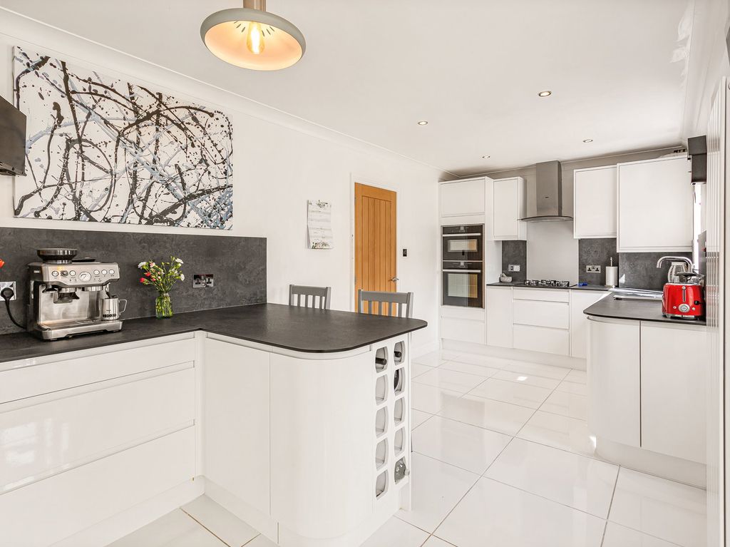 Property photo 3 of 26