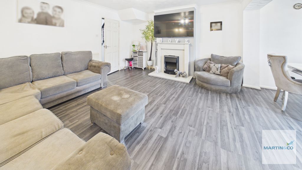 Property photo 2 of 24 Cam03663G0-Pr0236-Still013